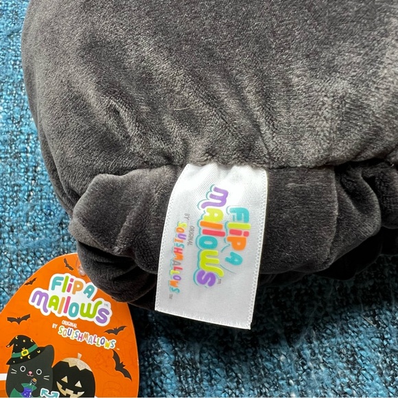 Squishmallows Flip A Mallows Cleo and Paige Black Cat Pumpkin Plush - Picture 5 of 5